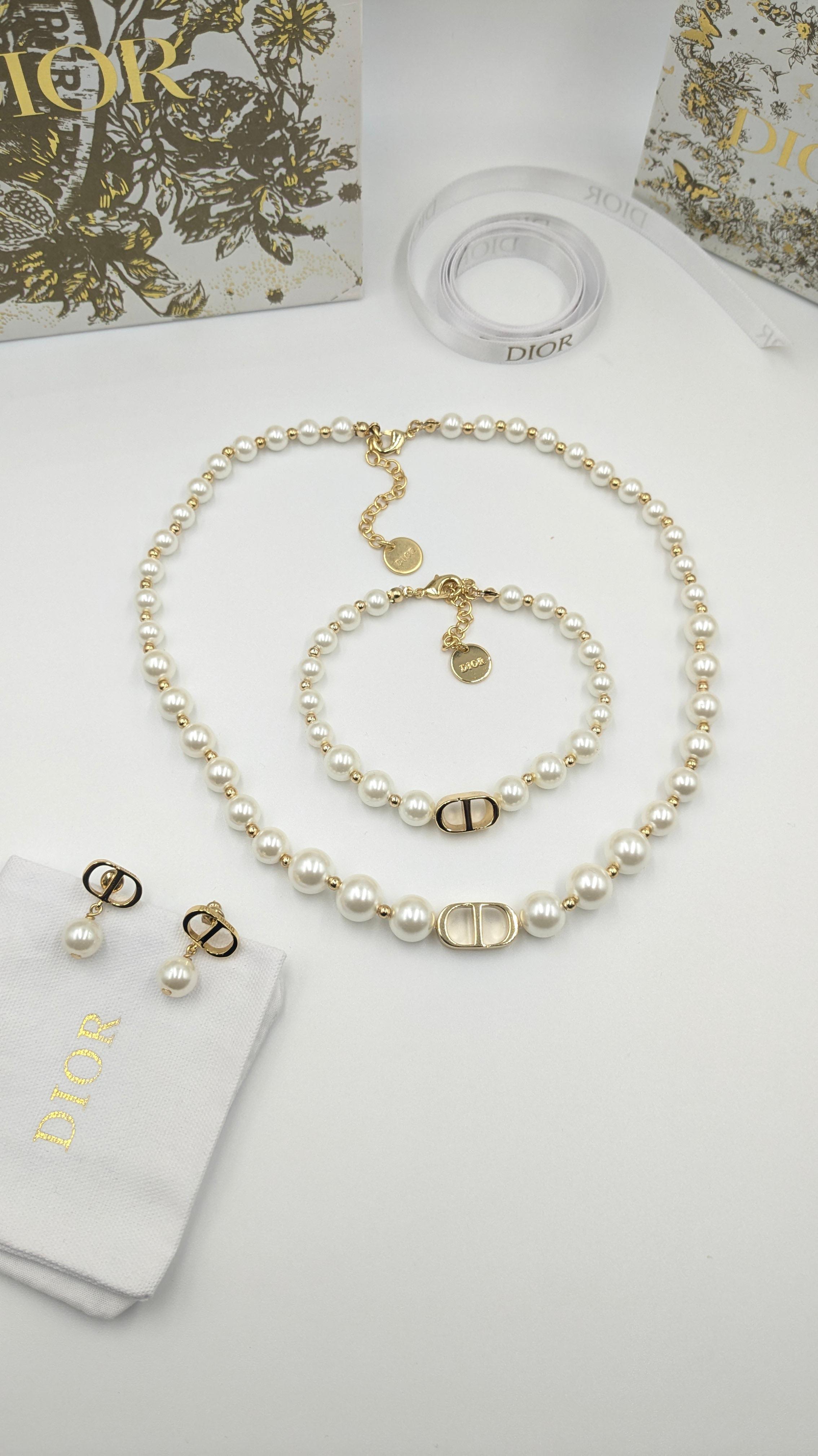 DIOR NECKLACE, EARRINGS & BRACELET