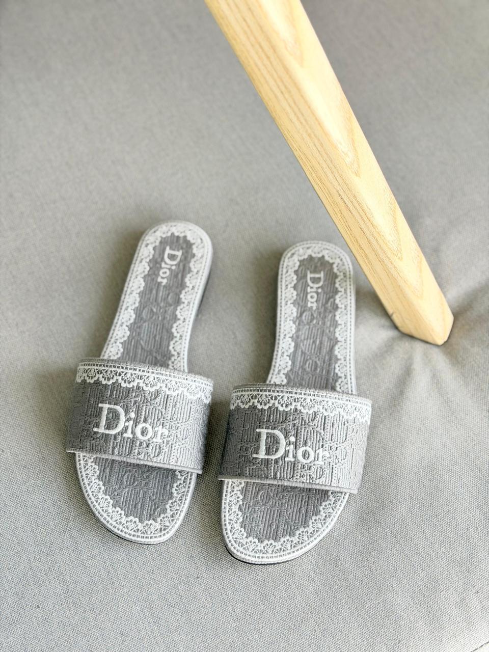 DIOR SLIPPERS