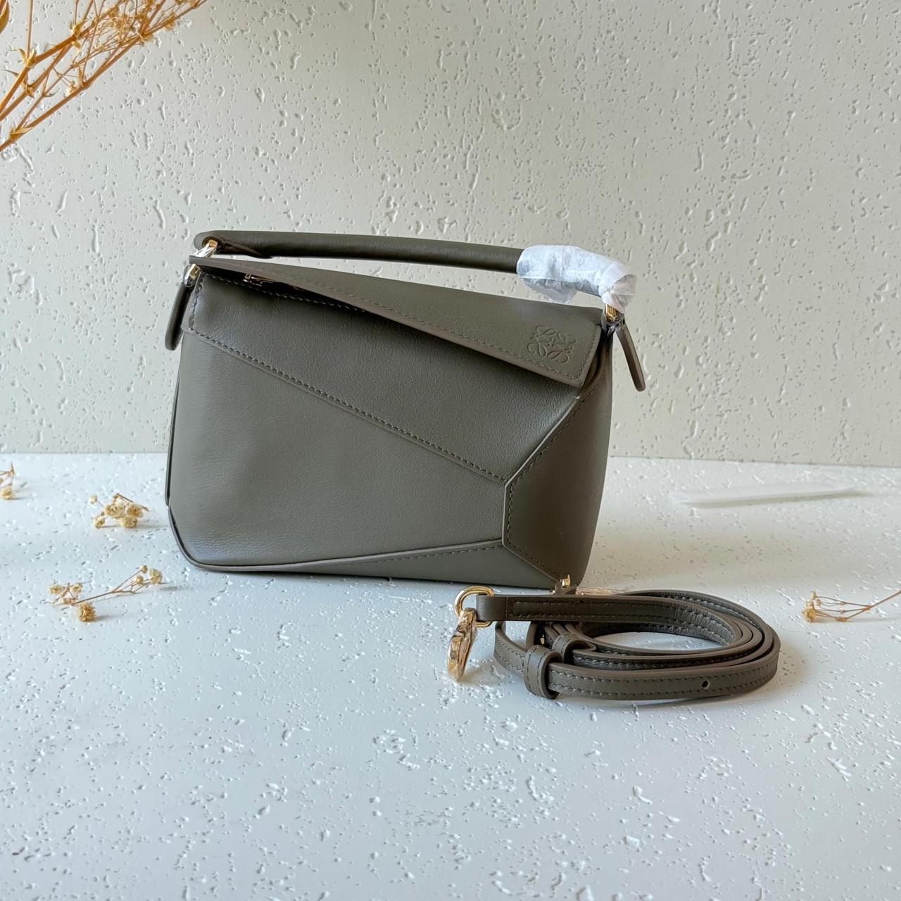 LOEWE PUZZLE EDGE