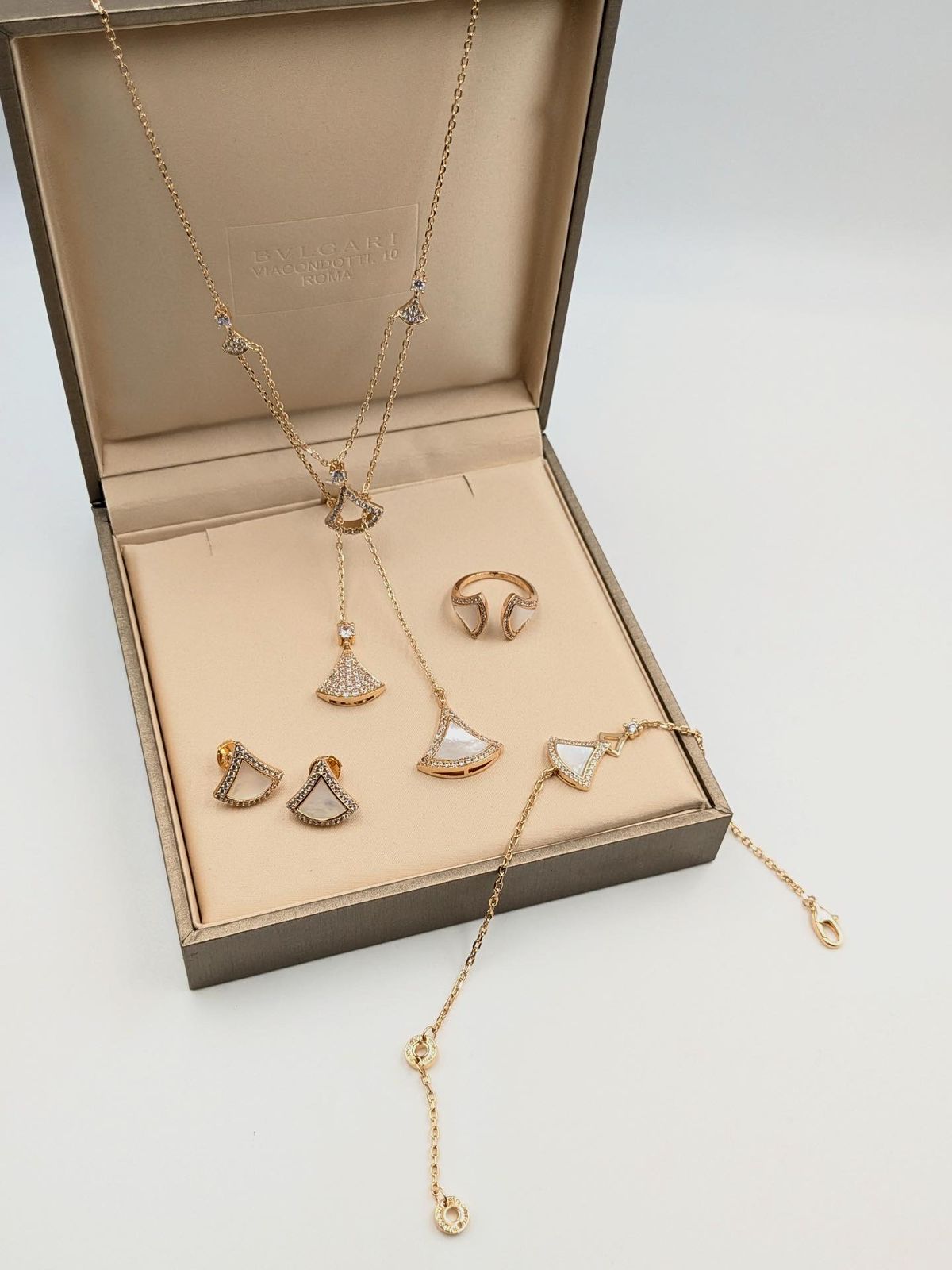 BVLGARI NECKLACE, EARRINGS, BRACELET & FINGER RING