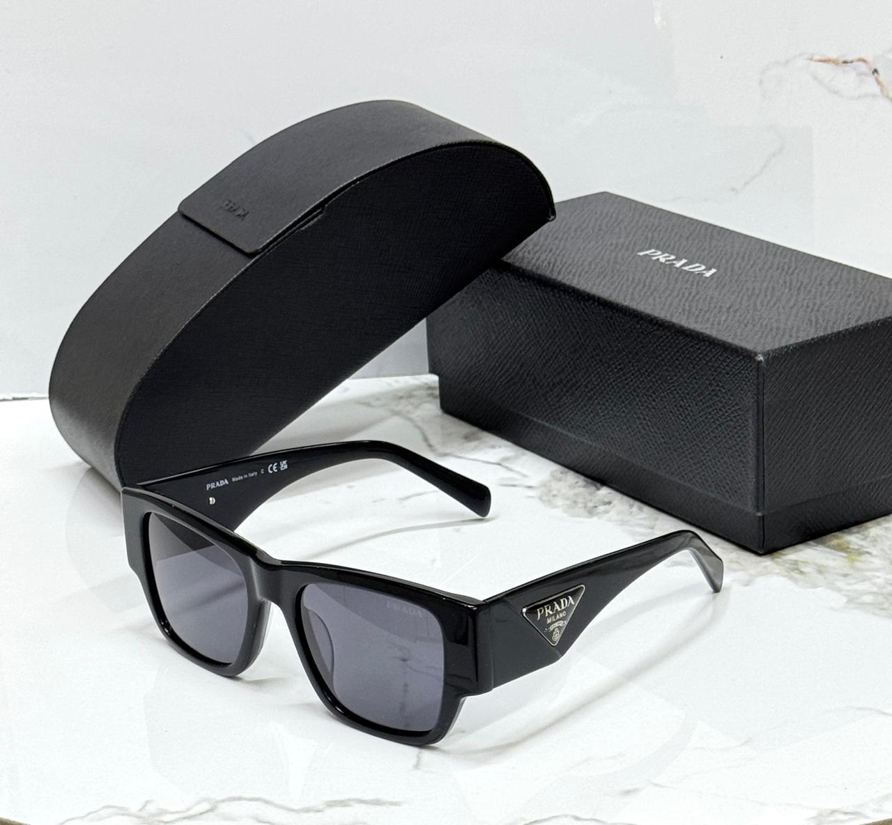 PRADA GLASSES