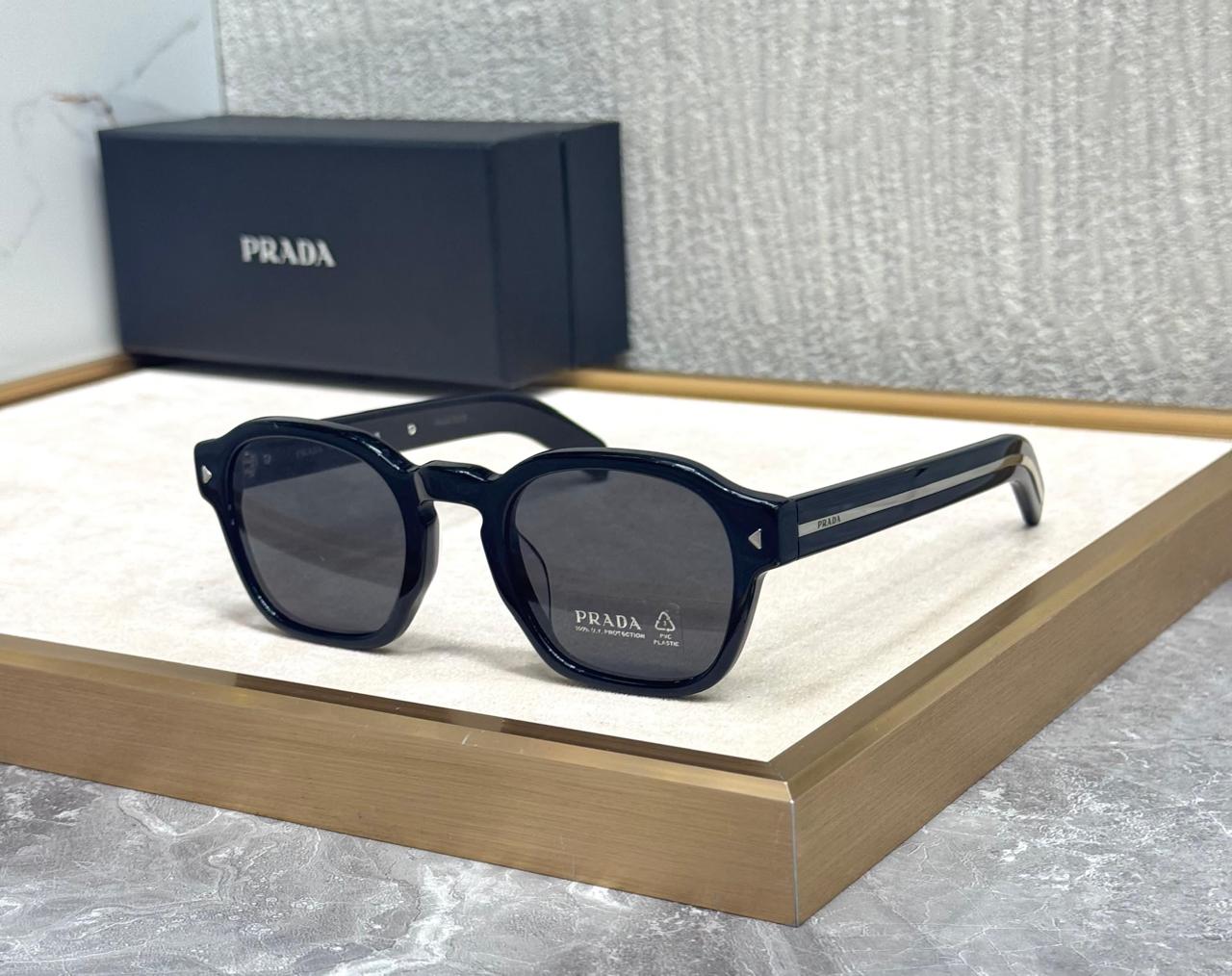 PRADA GLASSES
