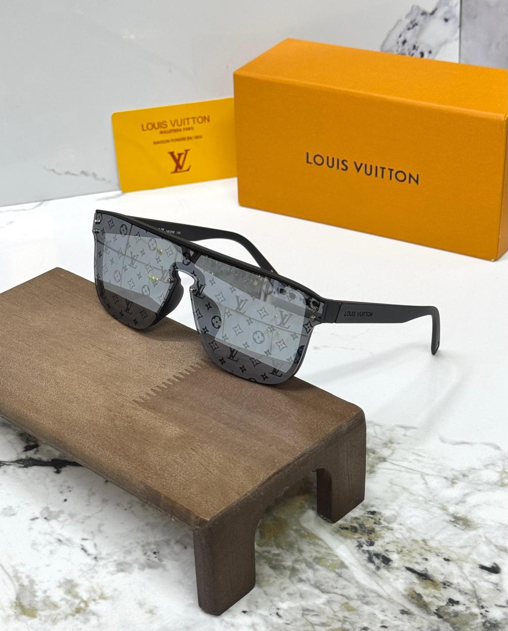 LOUIS VUITTON  GLASSES