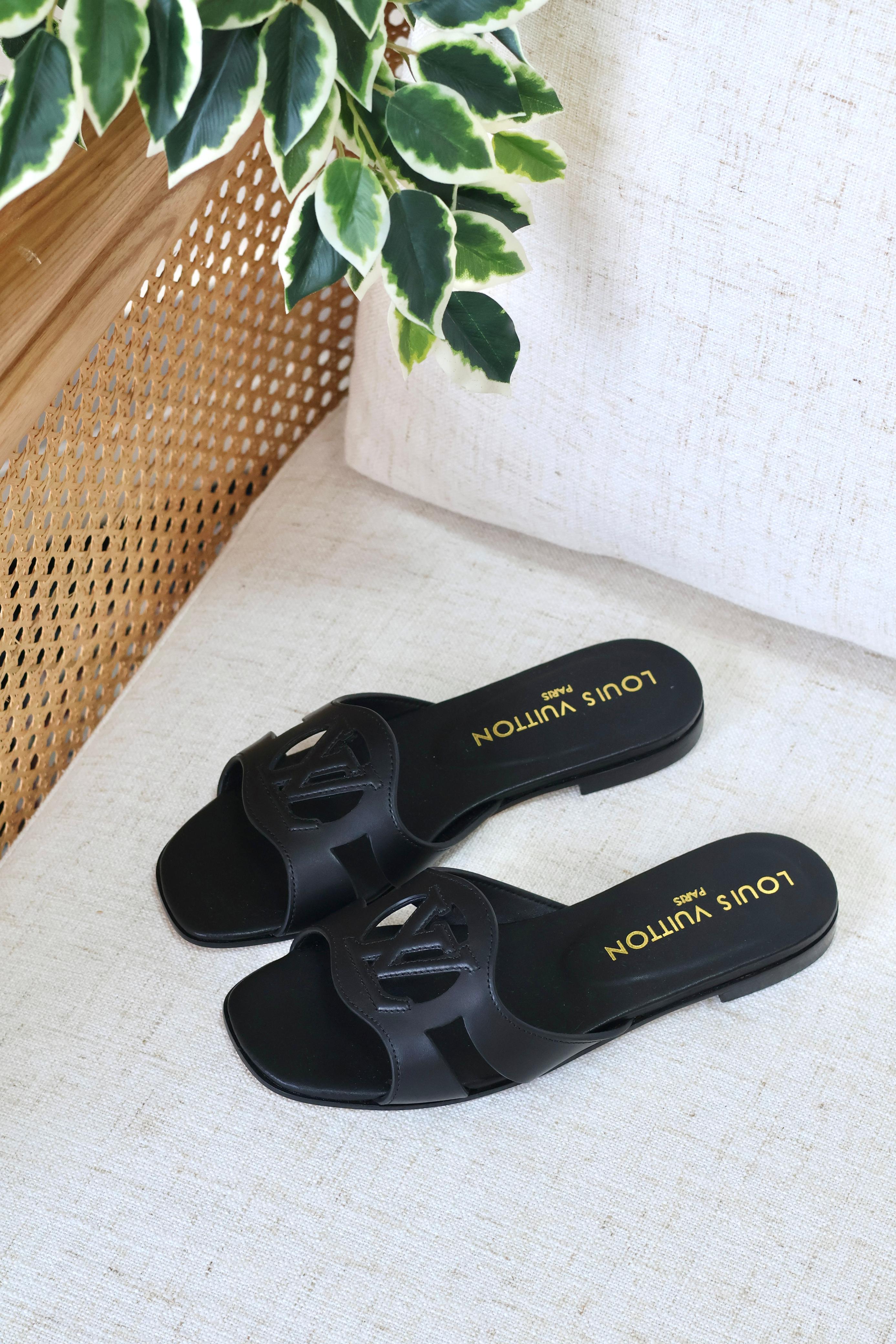 LOUIS VUITTON FLAT MULE