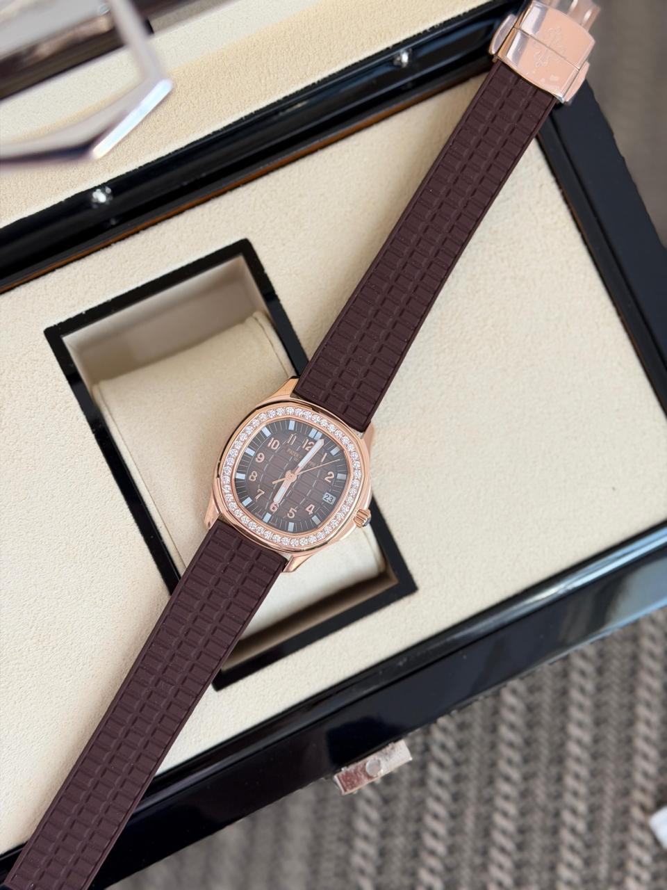 PATEK PHILIPPE AQUANAUT WATCH