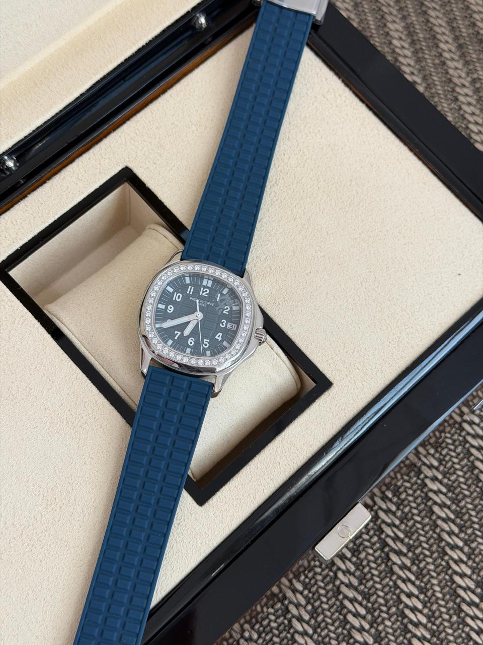 PATEK PHILIPPE AQUANAUT WATCH