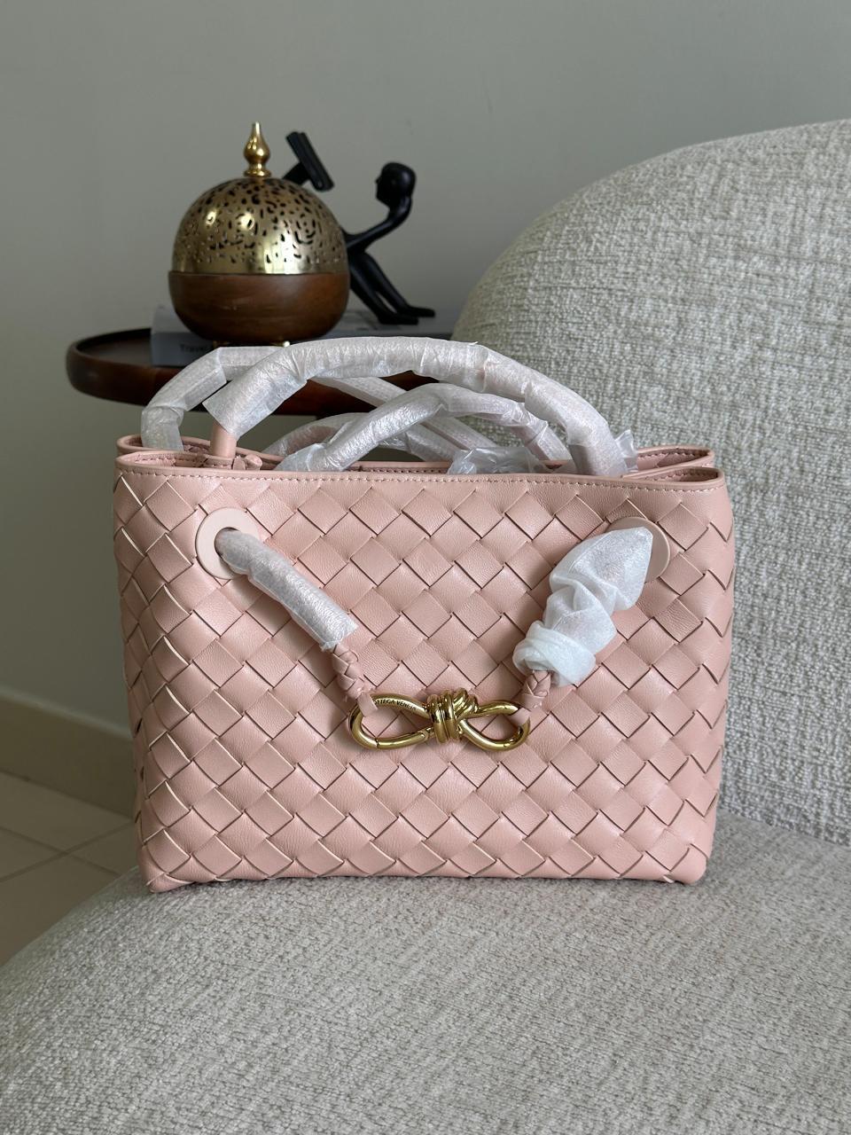 BOTTEGA VENETA ANDIAMO HANDBAG